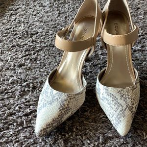 BCBG tan and cream snake print heels